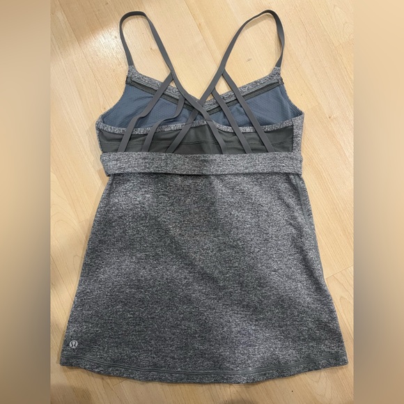 Lululemon tank - Picture 6 of 9